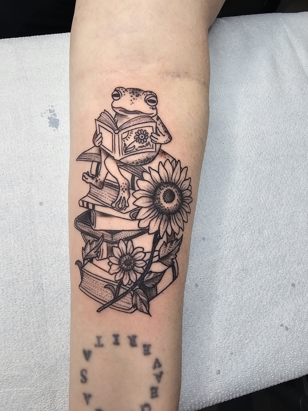 Golden Goat Tattoo is Round Rock's premier destination for quality tattoos, body piercings and body jewelry. tattoo work — photo 3