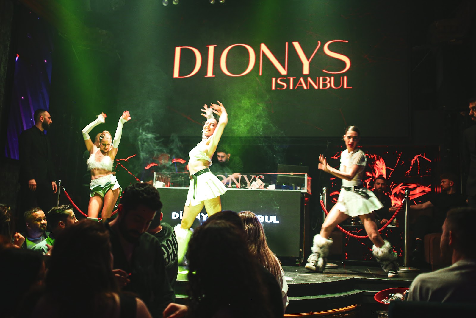 Dionys Club mekanı