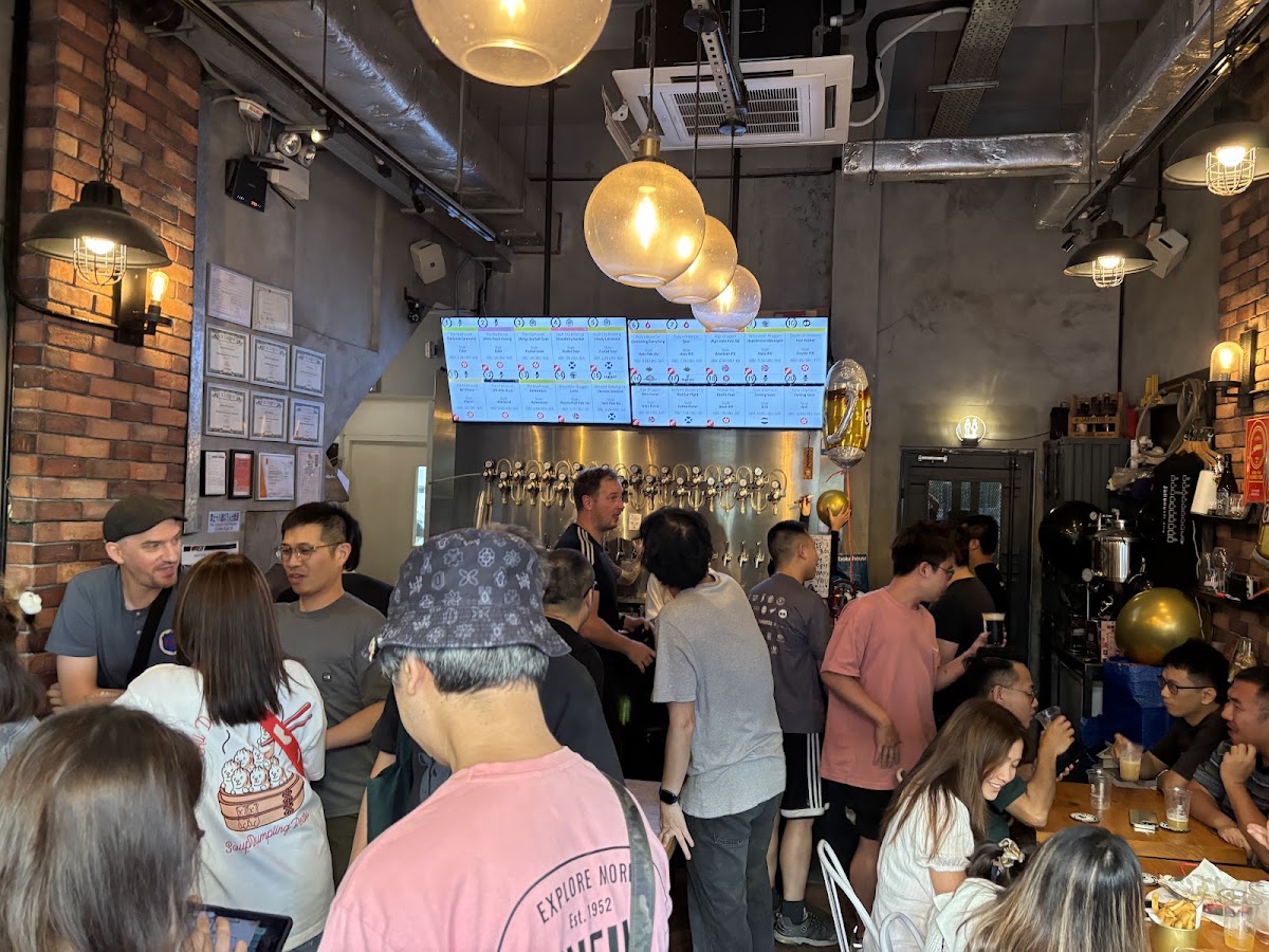 The Madhouse Taproom — photo 8