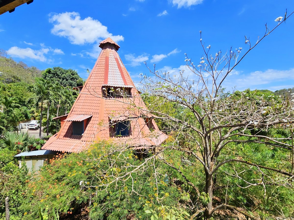 Don Jons Surf & Yoga Lodge