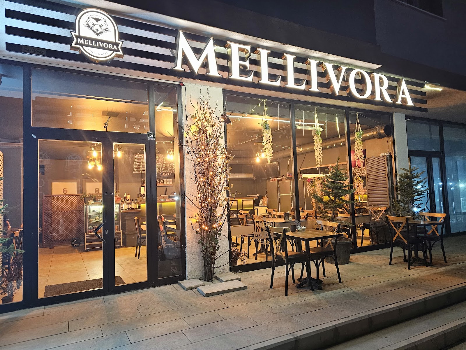 Mellivora Coffe&Meal mekanı