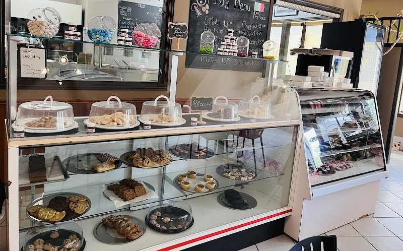 Bella's Italian Cafe and Beyond Inc photo 1