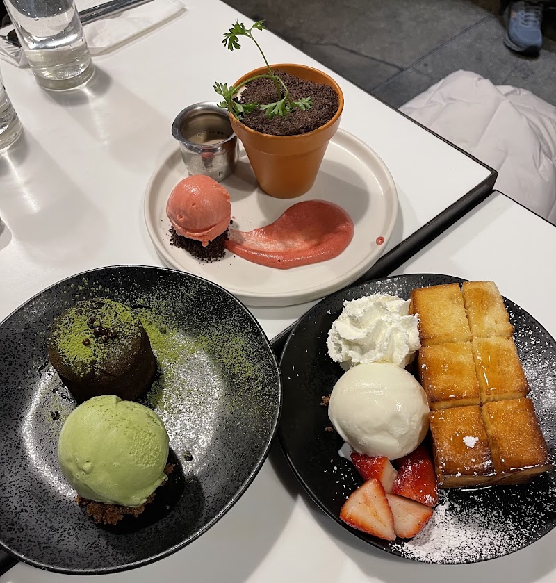 Spot Dessert Bar Flushing photo 4