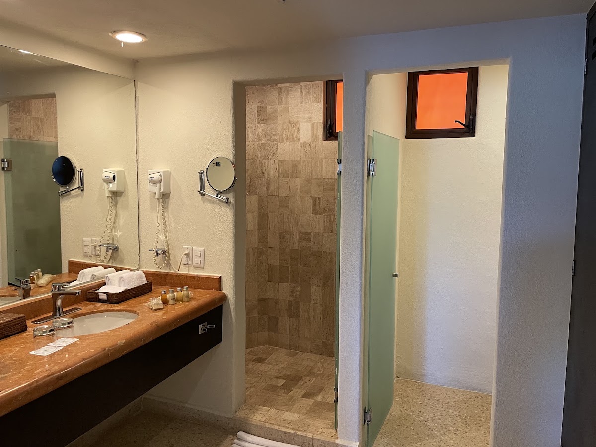 Akumal Bay Beach & Wellness Resort