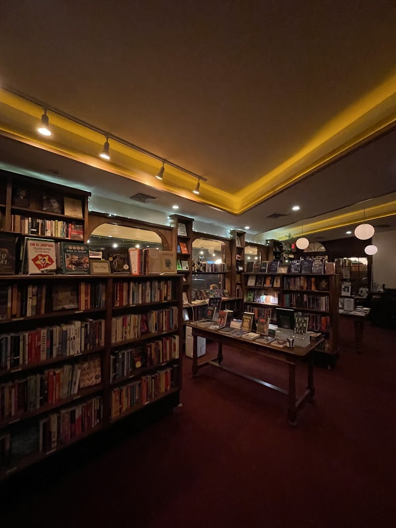 Leopold's Books Bar Caffè photo 4