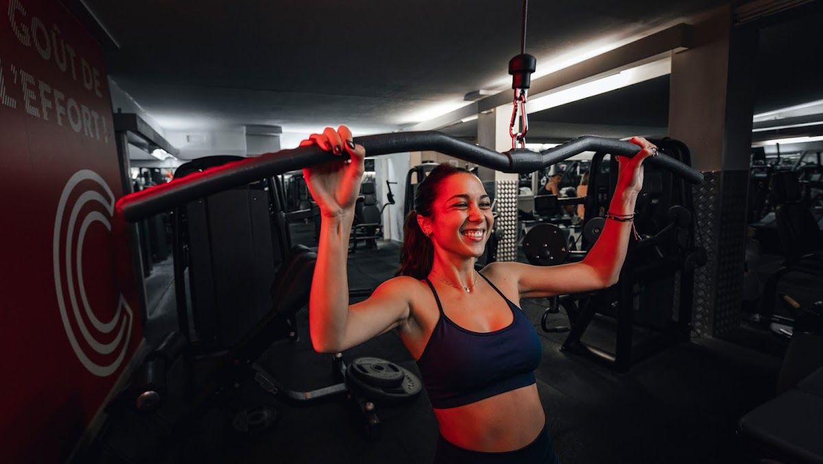Salle de sport Paris 11 - Cercles de la Forme République, vue extérieure