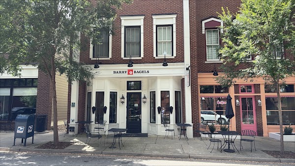 BARRY BAGELS exterior