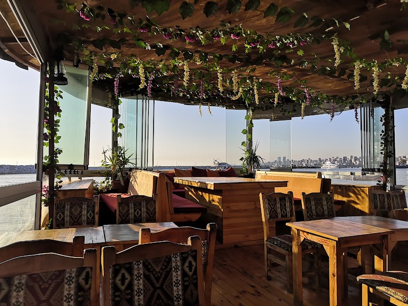 Fincan Cafe Restaurant - Adalar Restoran