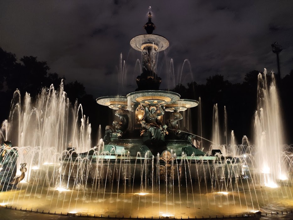 Fuente de los Continentes fotoğraf 1
