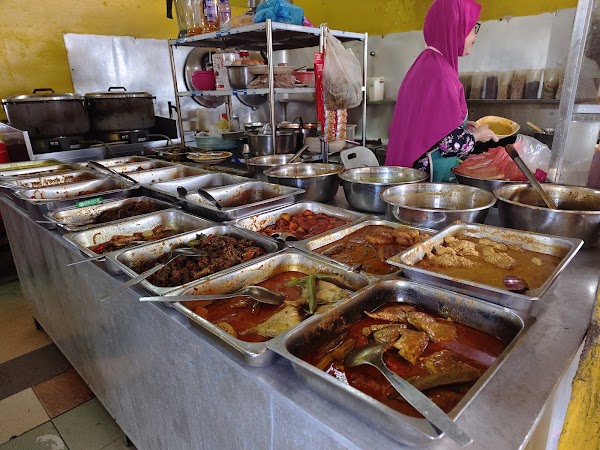 Nasi Campur Rosimah Ikan Bakar - Photo 1