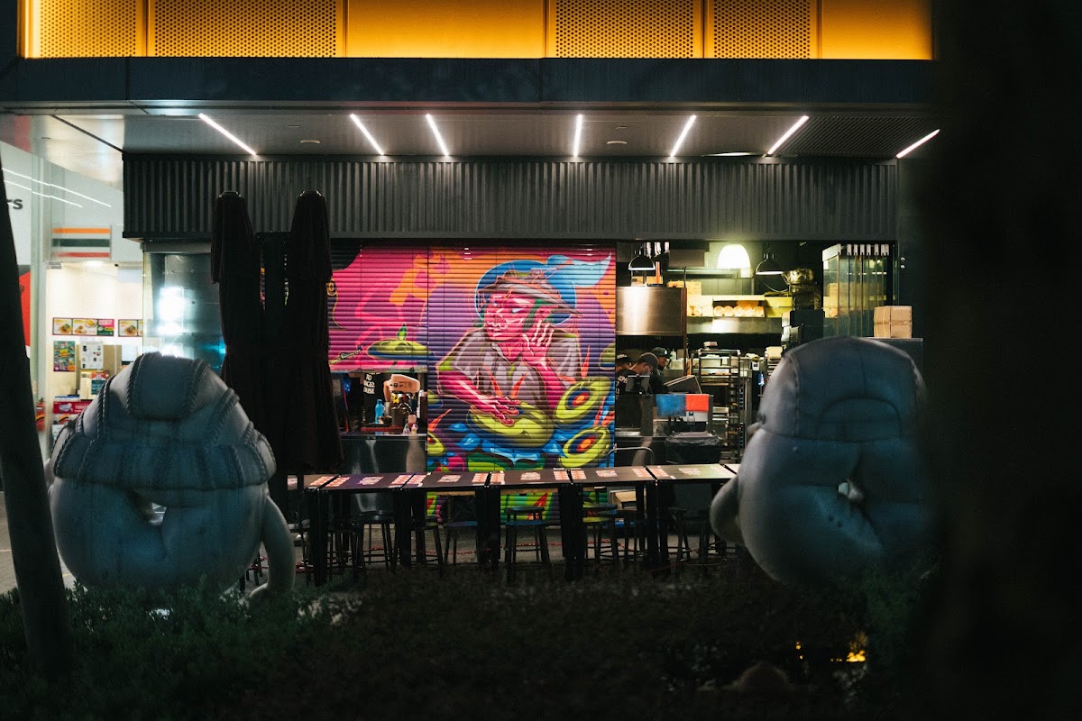 Two Men Bagel House (Springleaf)