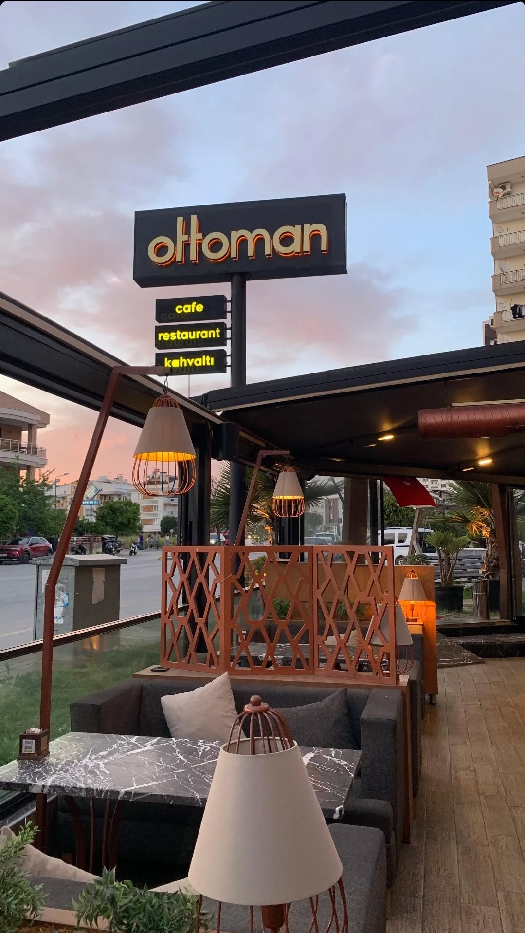 HoLa Vista Shisha Lounge mekanı