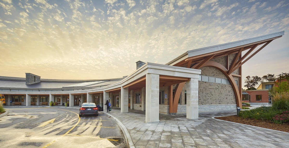 Exterior photo of Lauremont School in Richmond Hill