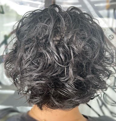 Platinum Pixie Hair photo 3