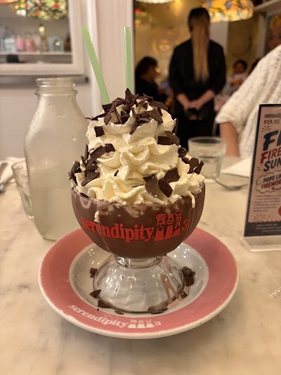 Serendipity 3 - Upper East Side photo 4