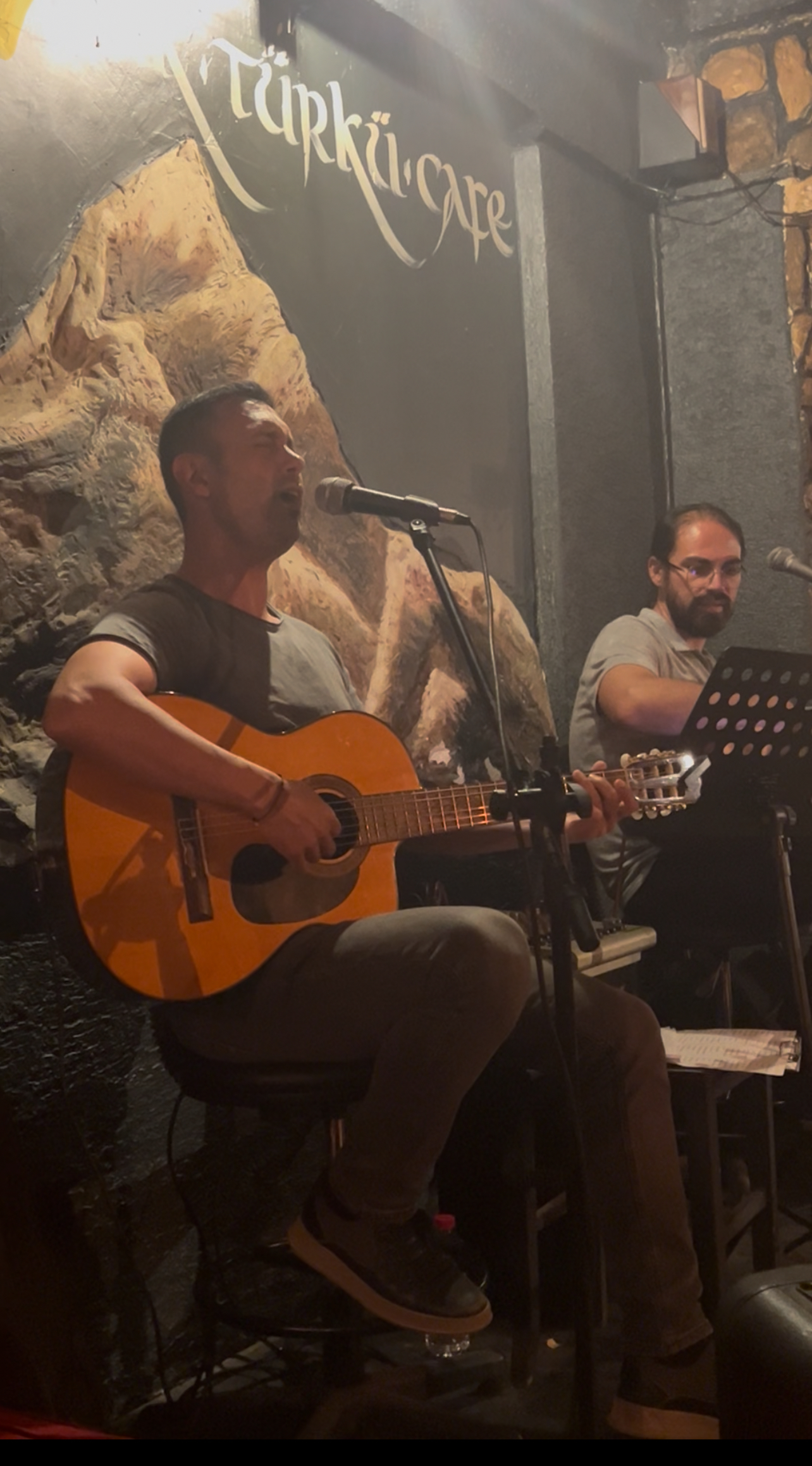 Sığınak Türkü Cafe mekanı