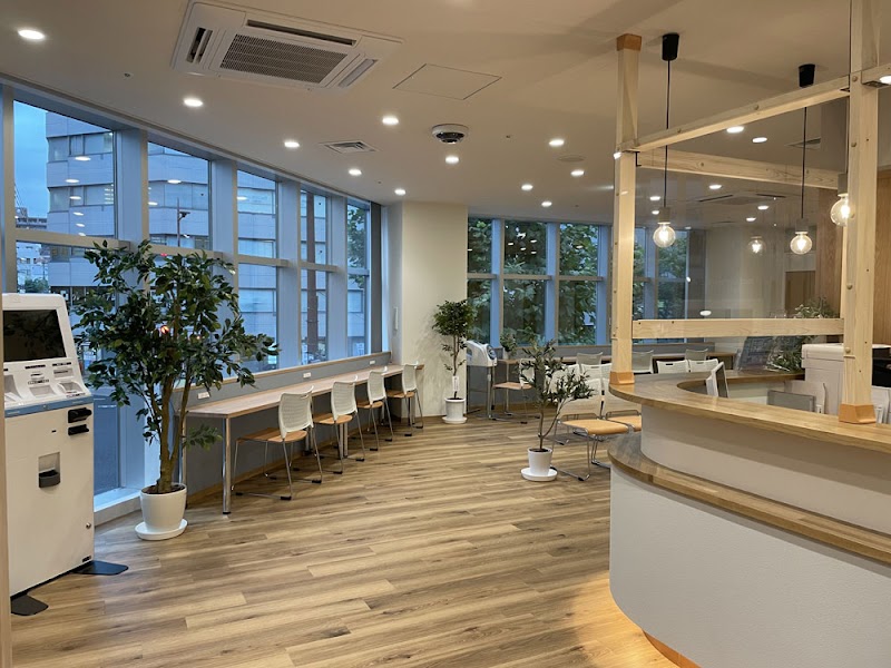 緑井レディースクリニックの外観