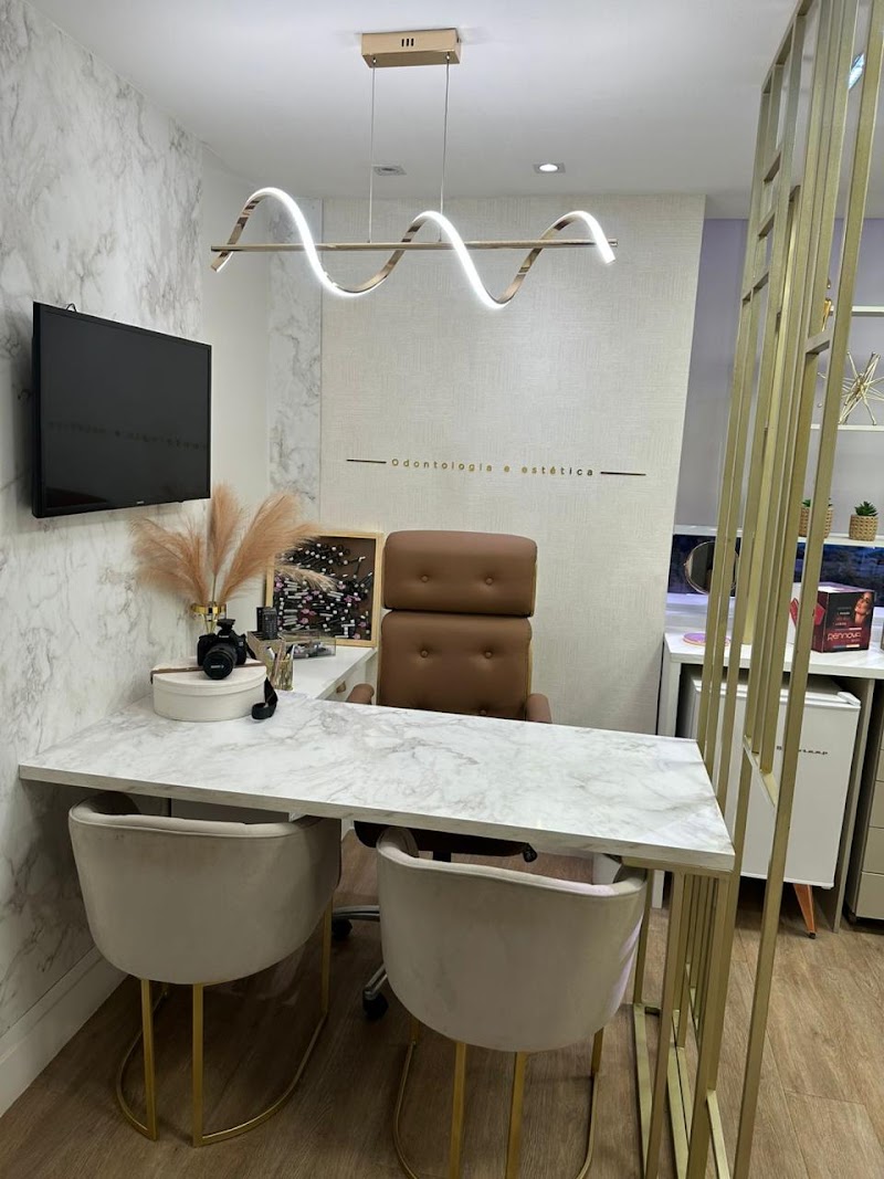 Dra Suellen Brito | Dentista Especialista em Lentes e Harmonização - foto 2