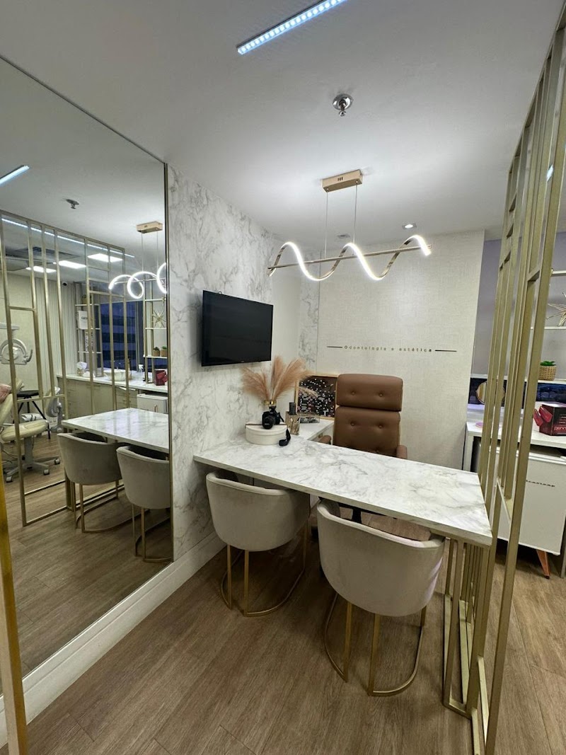 Dra Suellen Brito | Dentista Especialista em Lentes e Harmonização - foto 5