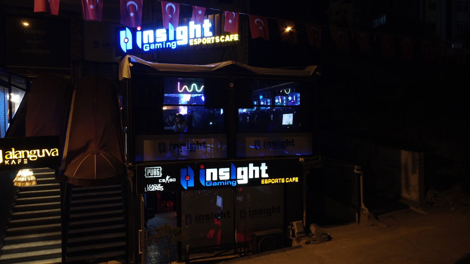 INSIGHT GAMING ESPORTS CAFE mekanı