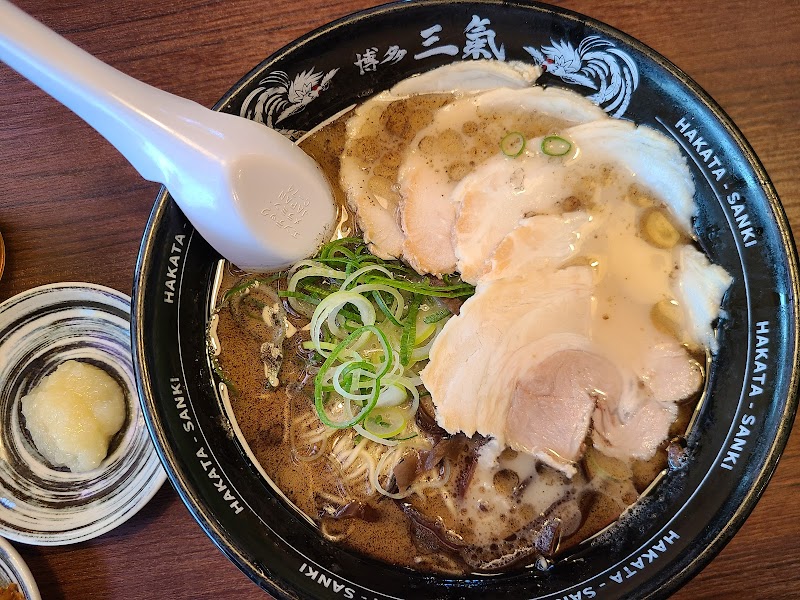 豚骨ラーメン博多三氣 松島原田店 写真3