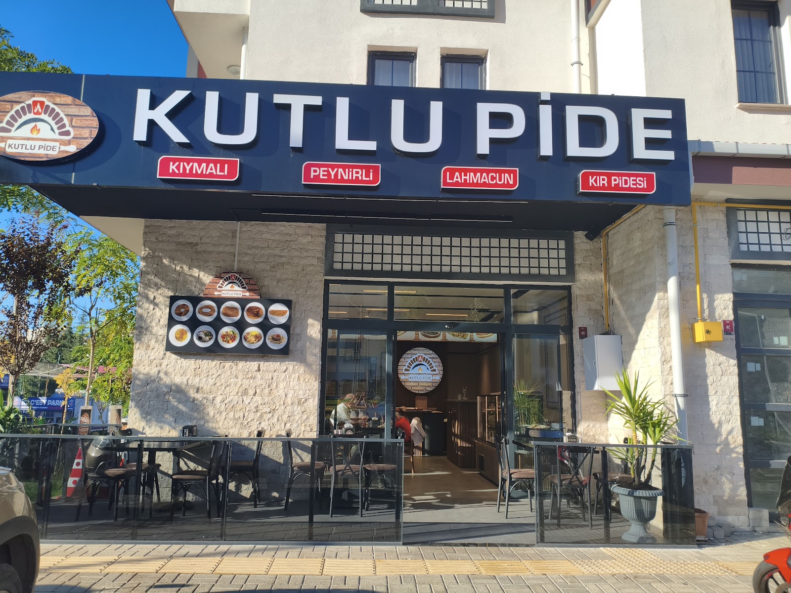 Kutlu Pide mekanı