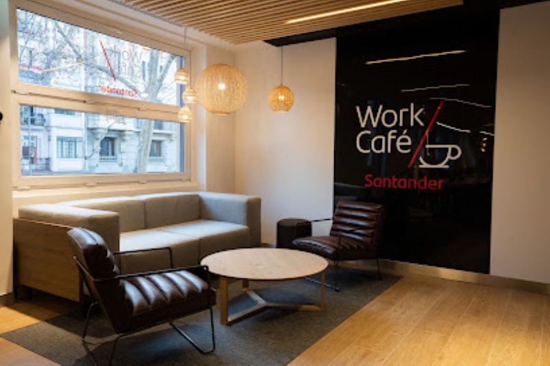 Santander WorkCafé en C. de Cea Bermúdez, 51, Chamberí, 28003 Madrid, España - Imagen 1