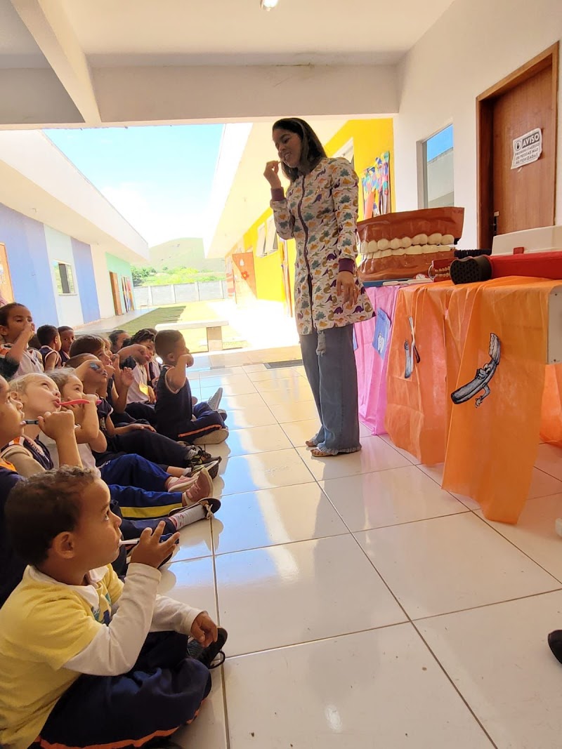 Dra Thaisa Fernandes - dentista de crianças em Resende/RJ - foto 2