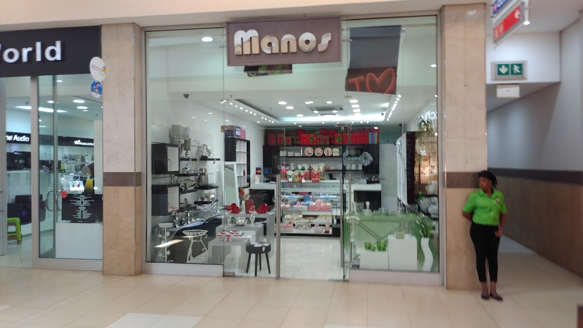 Manos Chocolate Shop