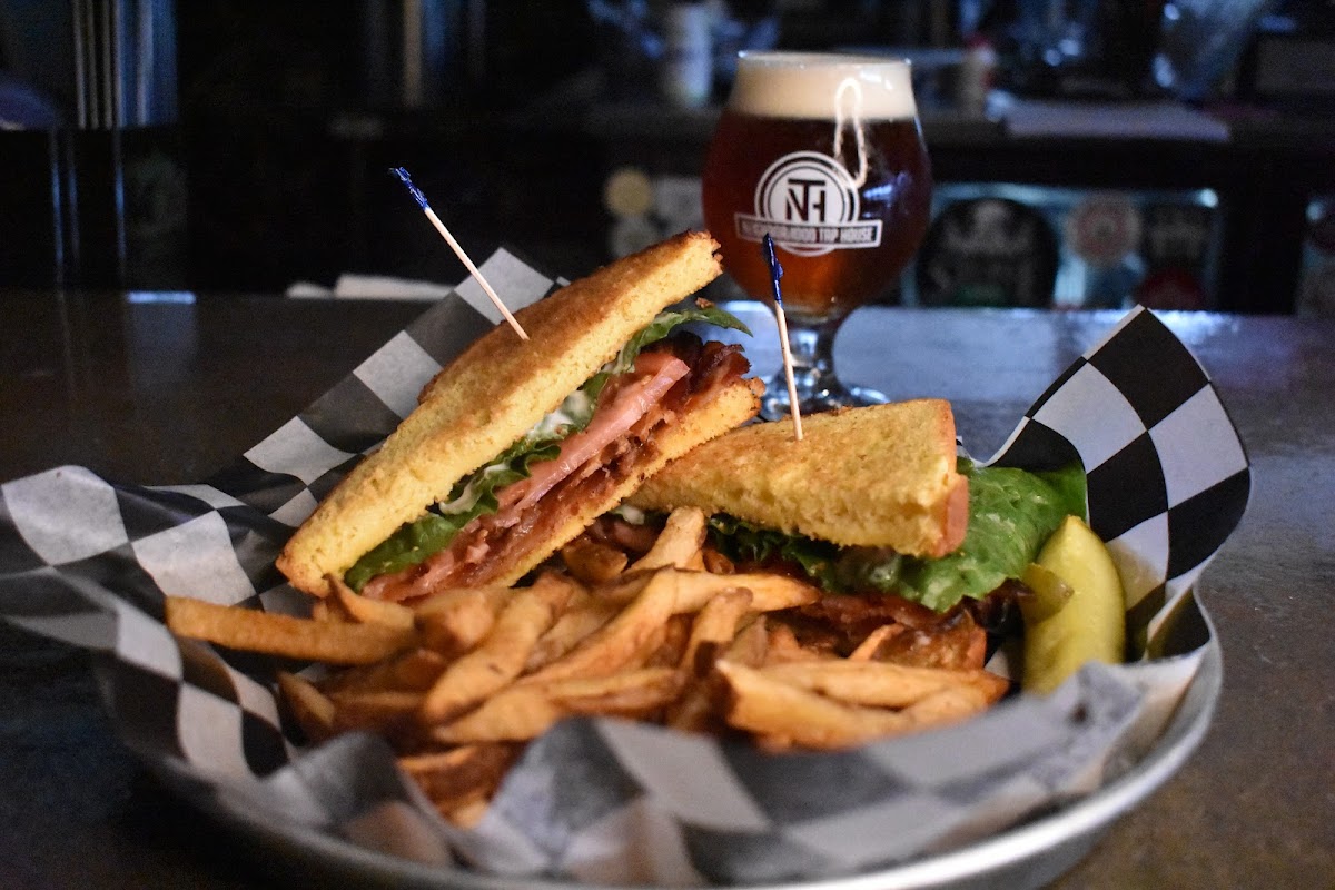 Neighborhood Tap house Greenridge photo 5