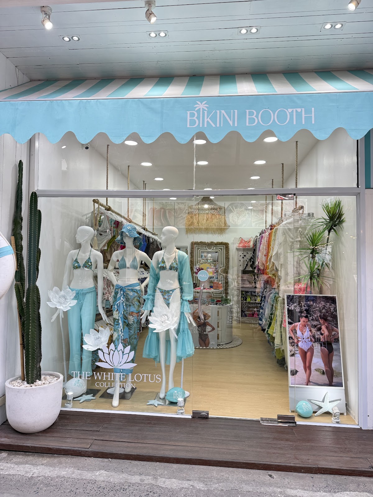 Bikini Booth - Main view