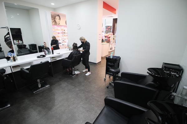 Price Attack Burnside Village photo 2