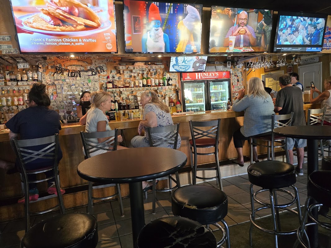 Hunley's Neighborhood Grill photo 4