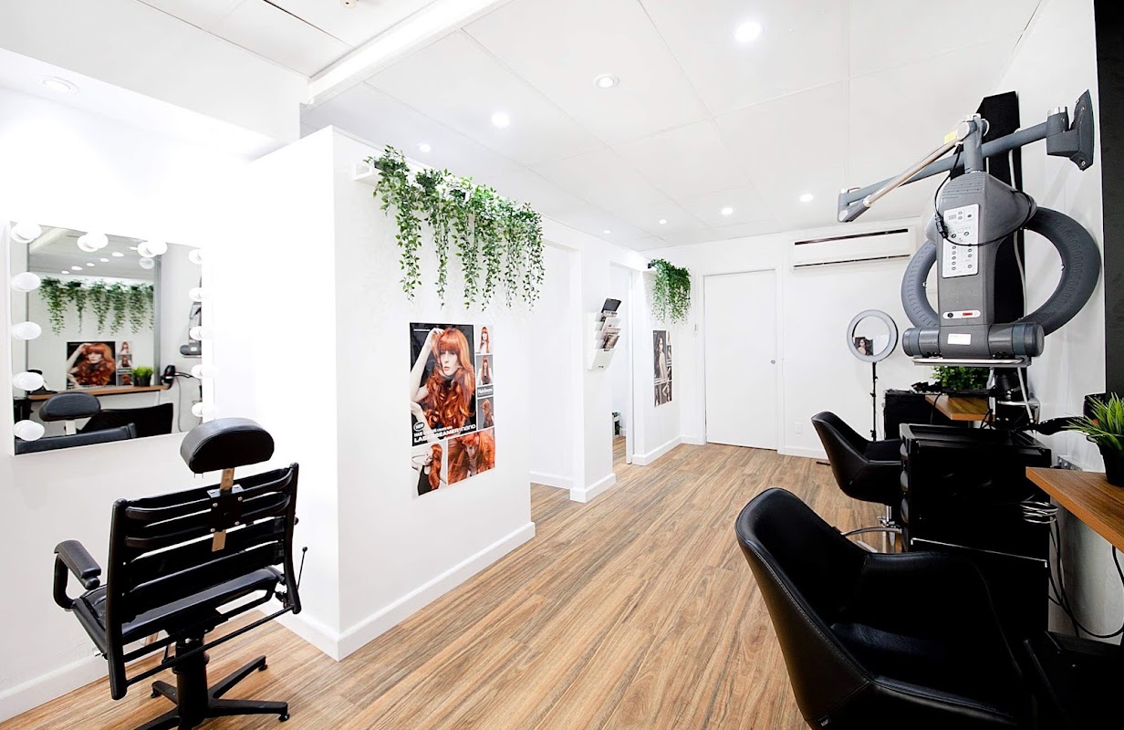 Juliana Hairstylist & Beautician photo 1