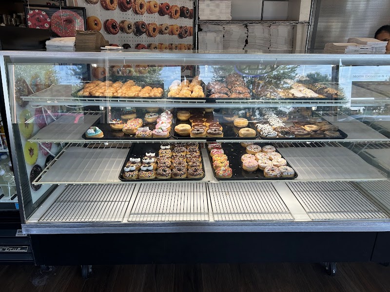 Moon Donuts & Cafe photo 4
