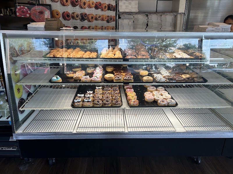 Moon Donuts & Cafe photo 4