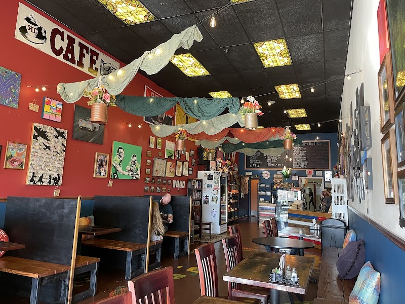 Revolutionary Lounge & Cafe photo 3