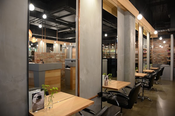 Lola Wigg Hair Cafe photo 2