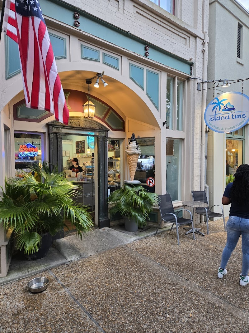 Island Time Ice Cream & Frozen Yogurt photo 3