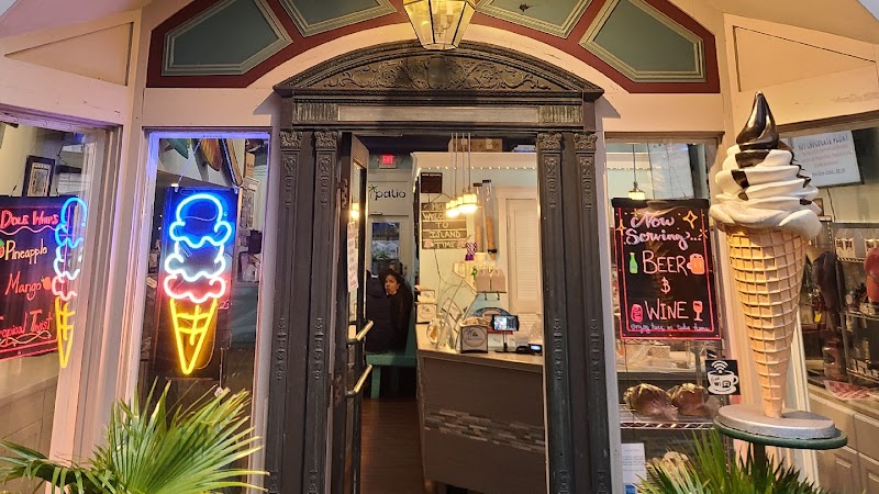 Island Time Ice Cream & Frozen Yogurt photo 1