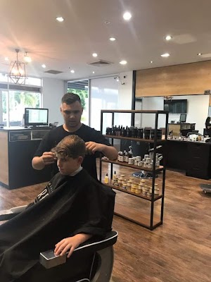 HMB Barbers - Idalia photo 3