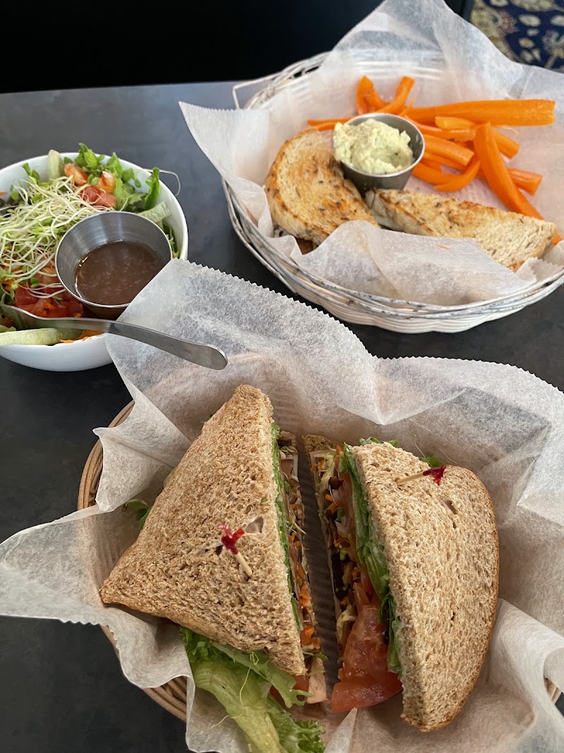 The Earth Café & Deli photo 4