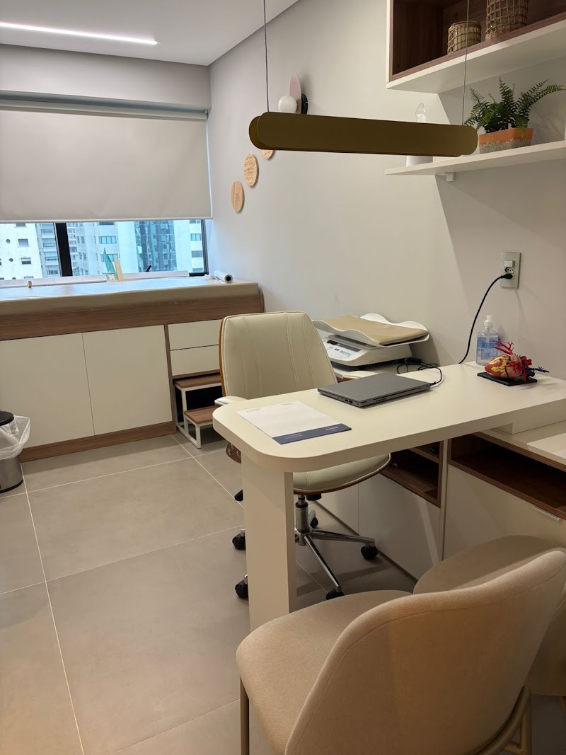 Foto de Dra. Flávia Samos - Cardiologista em SP