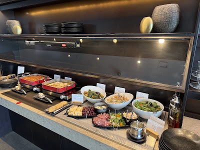 Cathay Pacific Lounge — Google photo 6