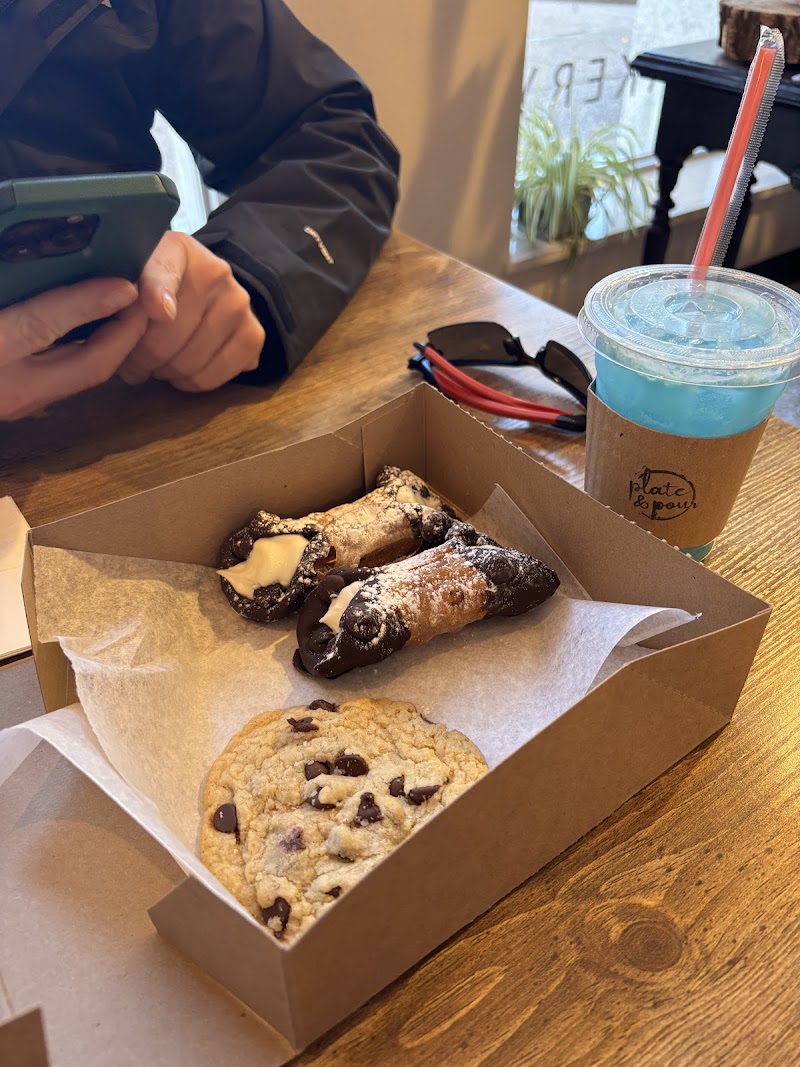 Plate and Pour photo 3