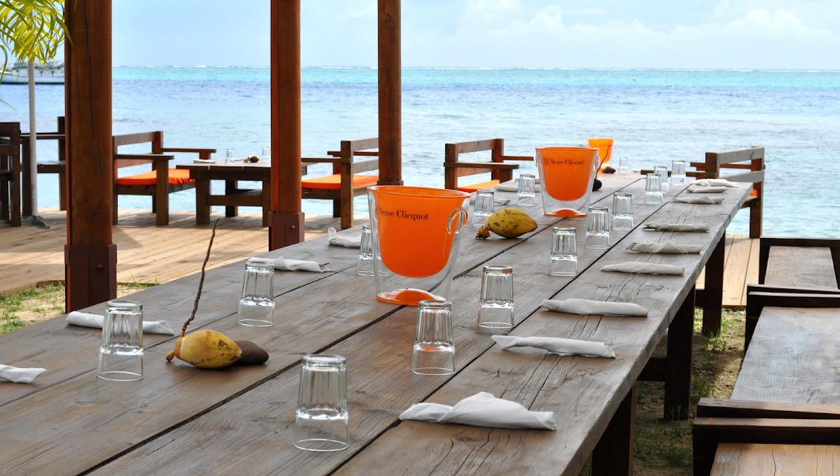 Moorea Beach Cafe by Bruno Jamais in moorea