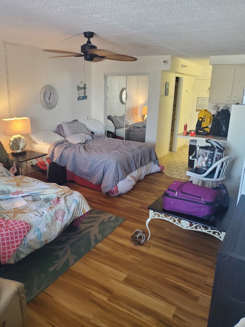 Castaways Beach Resort & Motel photo 2