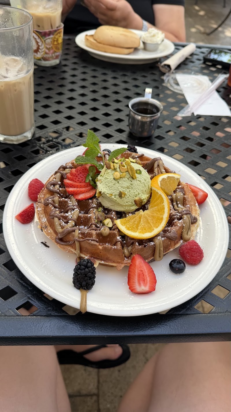 Urth Caffe Laguna Beach photo 3