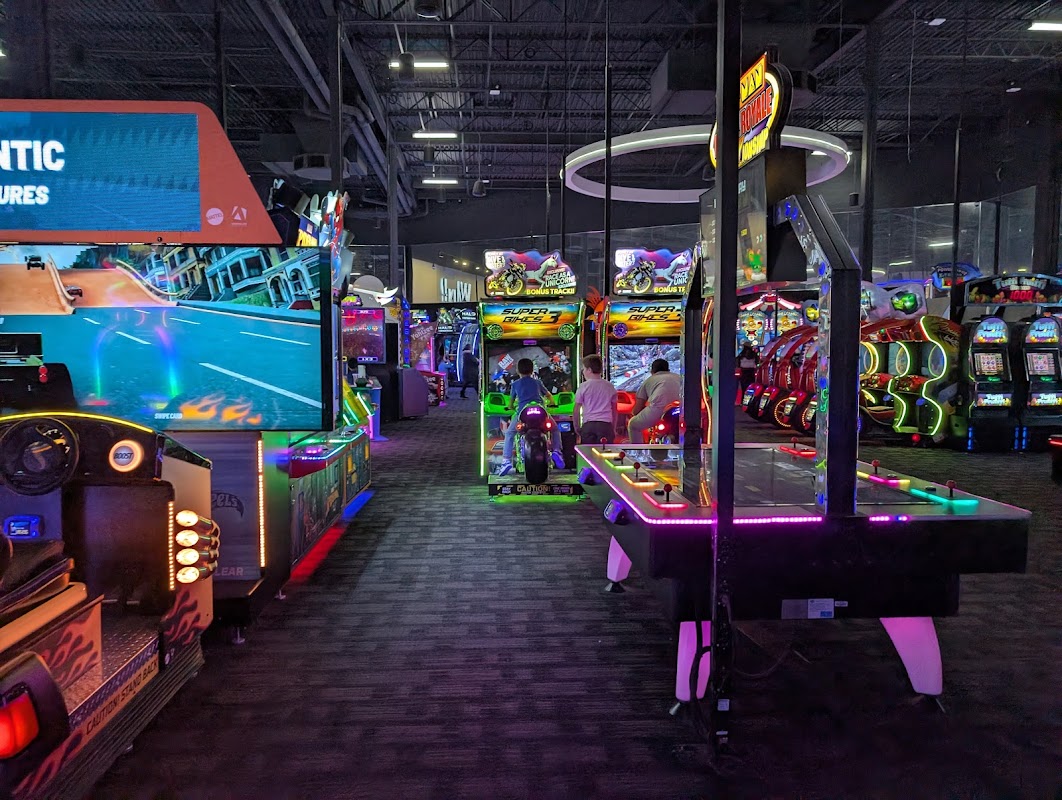 Dave & Buster's Oakville — photo 4