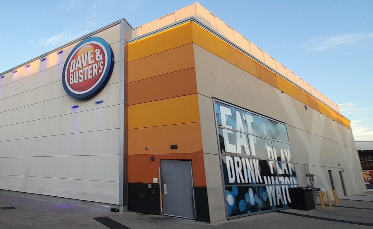 Dave & Buster's Oakville — Lively atmosphere